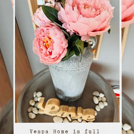 Location & Style Vespa In The Heart Of Apartment